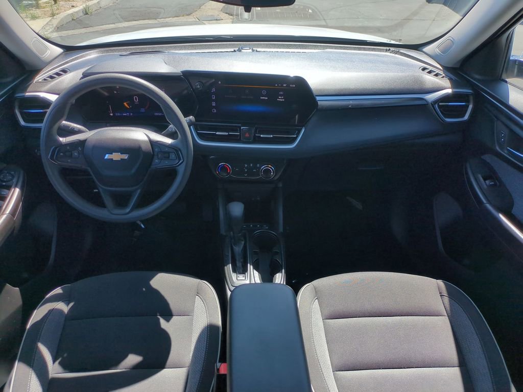 Used 2025 Chevrolet TrailBlazer LT AWD/4WD image 24