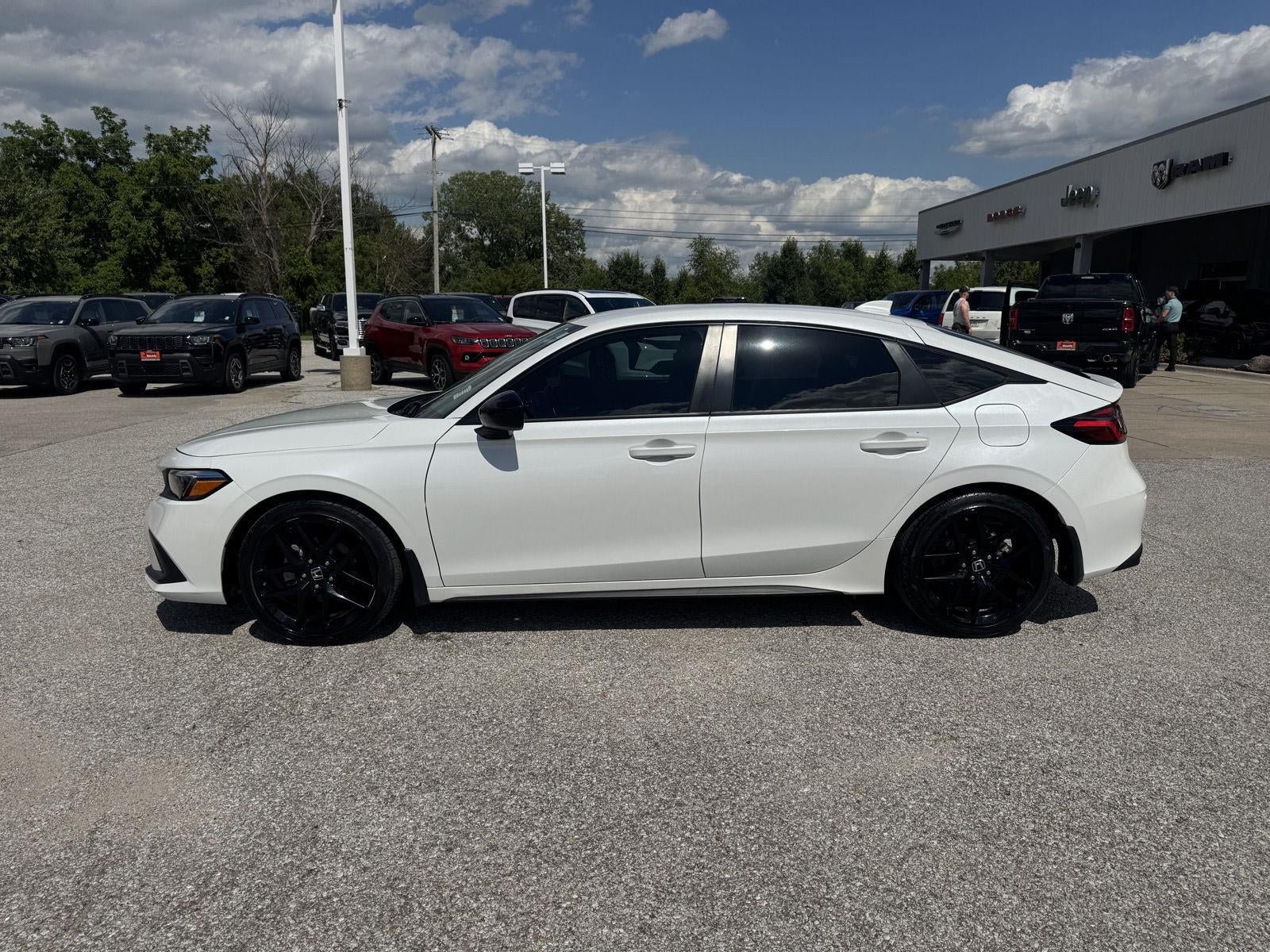 Used 2023 Honda Civic Sport image 11