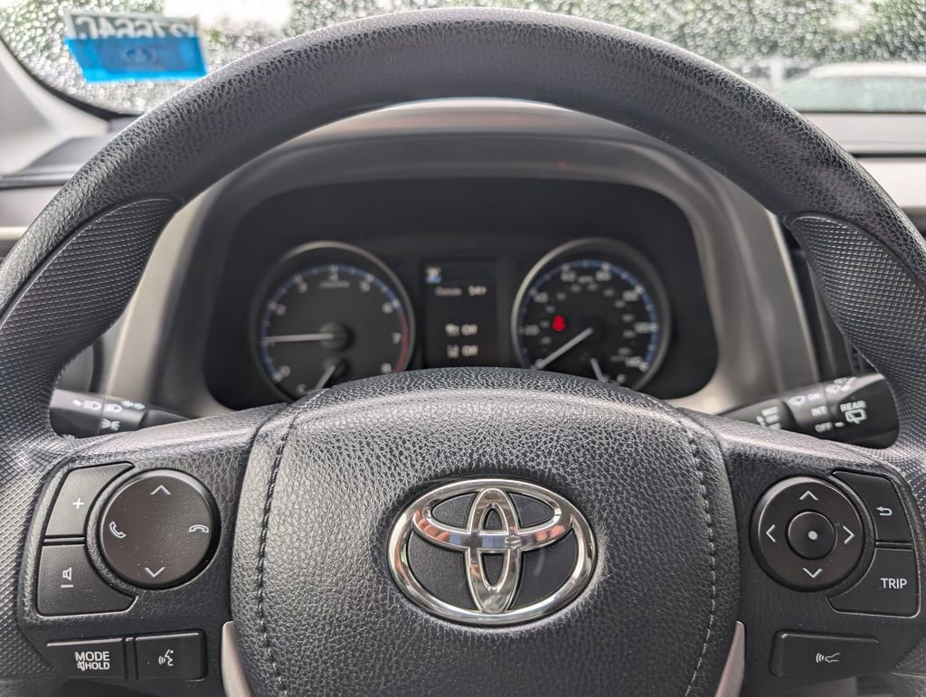 Used 2018 Toyota RAV4 LE w/ All Weather Liner Package AWD/4WD image 23