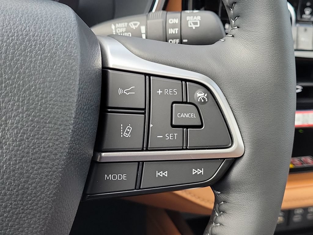 New 2026 Toyota Highlander Platinum AWD/4WD image 10