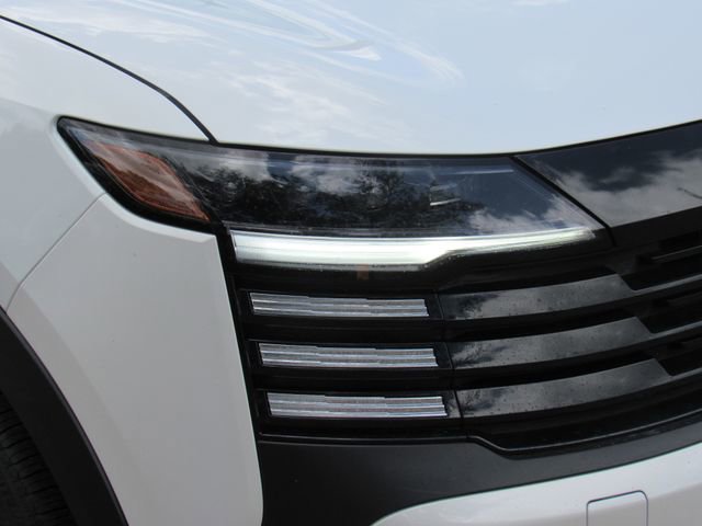 New 2026 Nissan Kicks SV FWD image 9