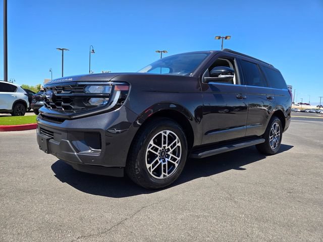 Used 2025 Ford Expedition Active AWD/4WD image 2