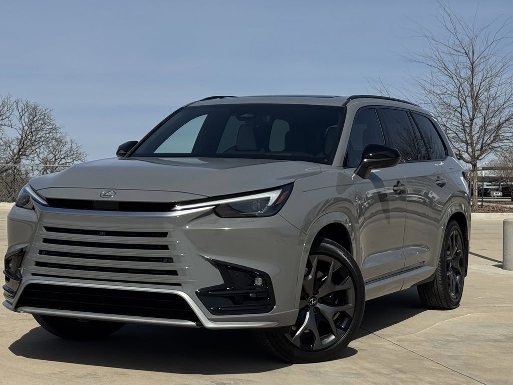 Used 2025 Lexus TX 500h AWD w/ Technology Package image 2