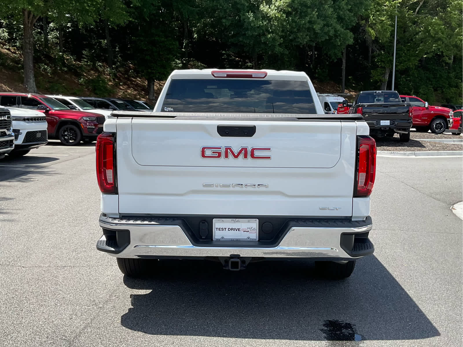 Used 2024 GMC Sierra 1500 SLT AWD/4WD image 4