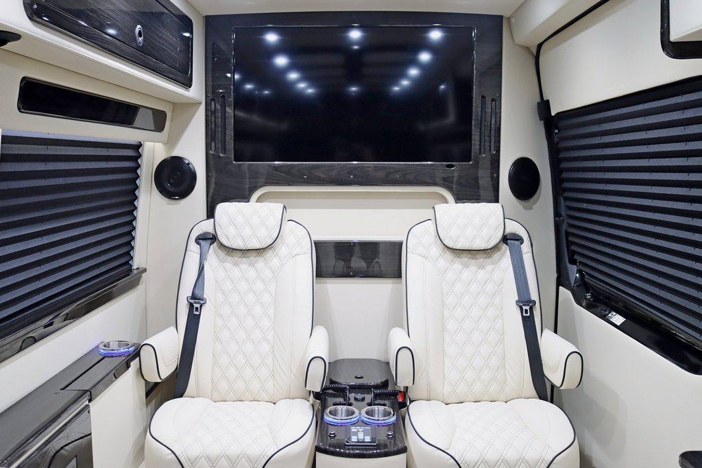 Used 2024 Mercedes-Benz Sprinter 3500 image 37