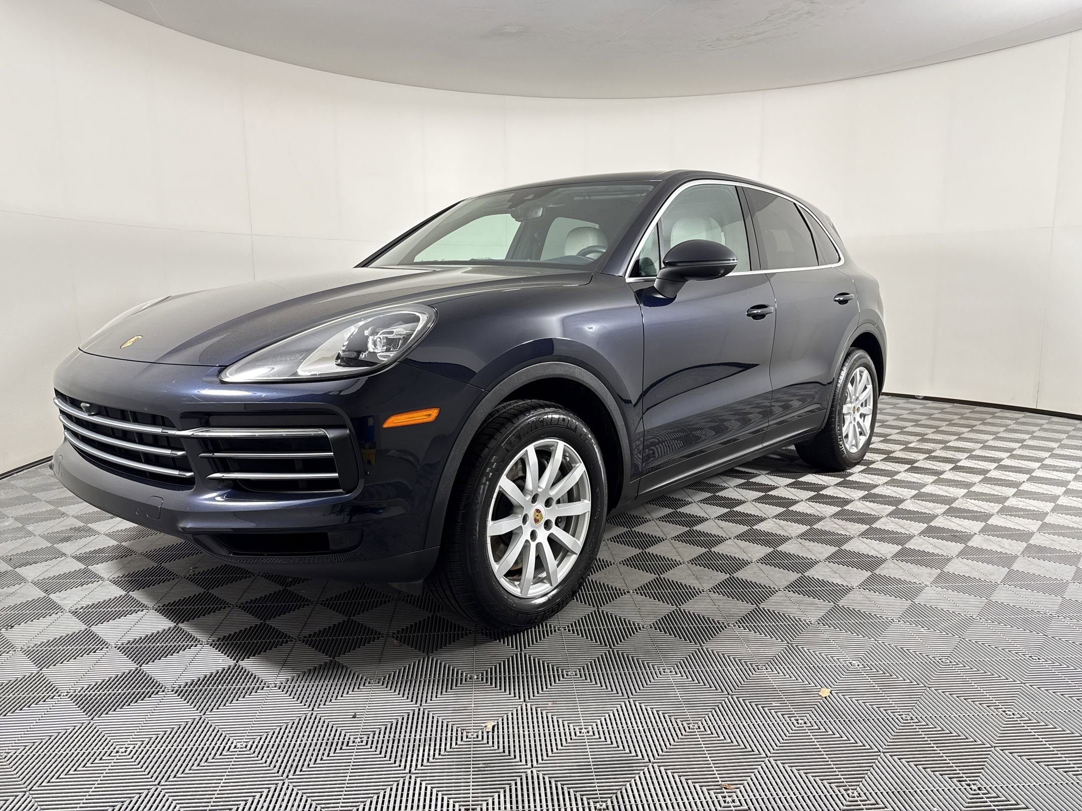 Used 2019 Porsche Cayenne S AWD/4WD image 1