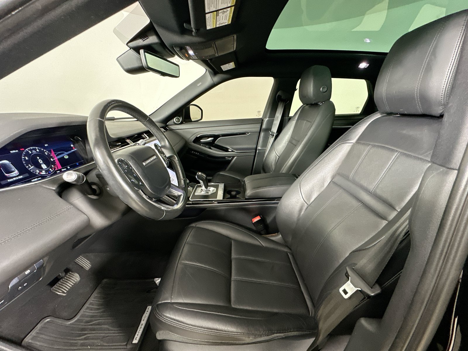 Used 2020 Land Rover Range Rover Evoque SE AWD/4WD image 32