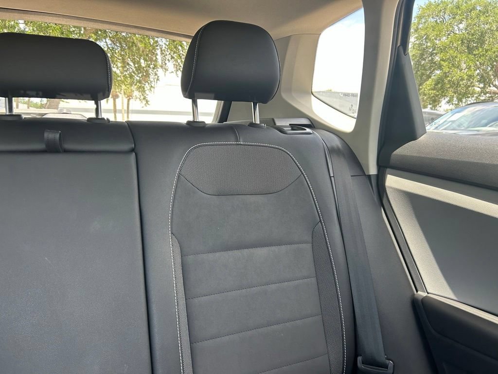 Certified 2022 Volkswagen Taos SE AWD/4WD image 14