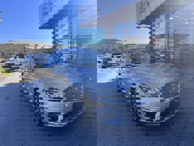 Used 2017 Lincoln MKZ Premiere image 1