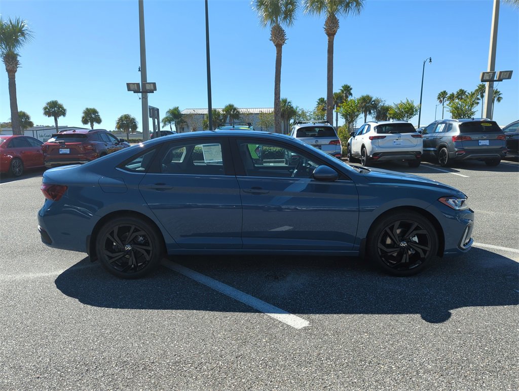 New 2026 Volkswagen Jetta SE image 3