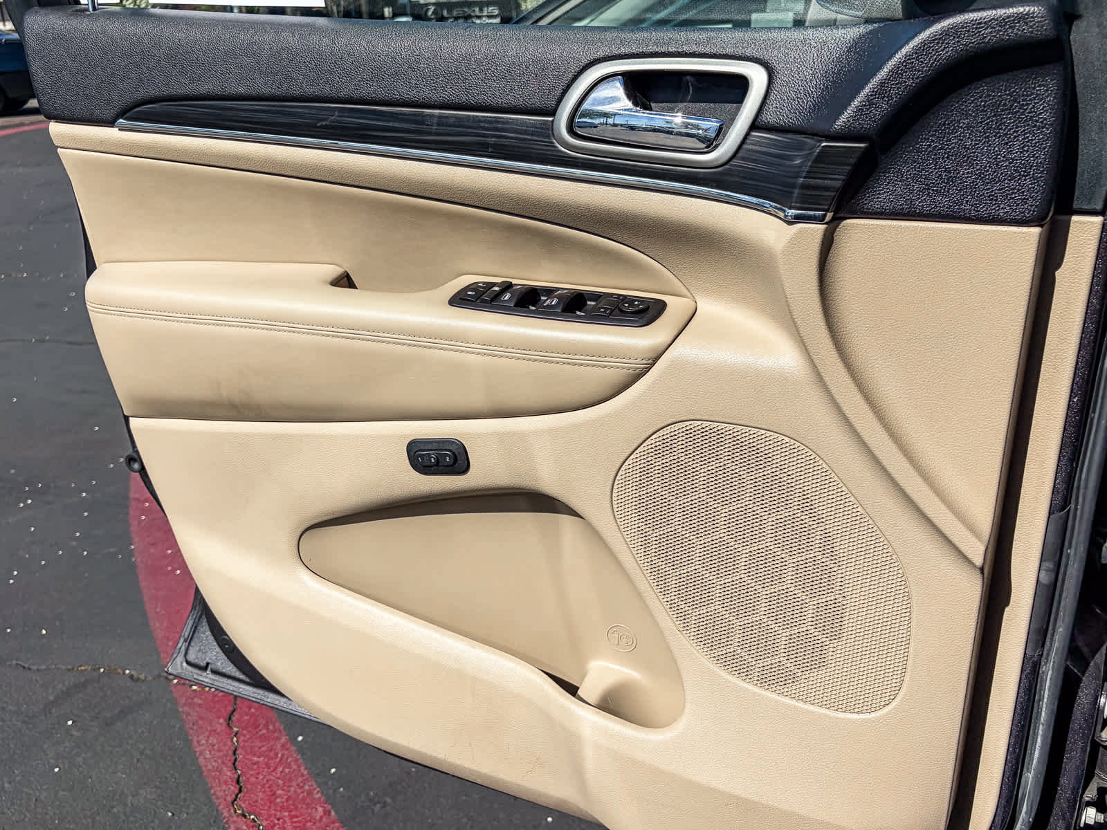 Used 2019 Jeep Grand Cherokee Limited image 20