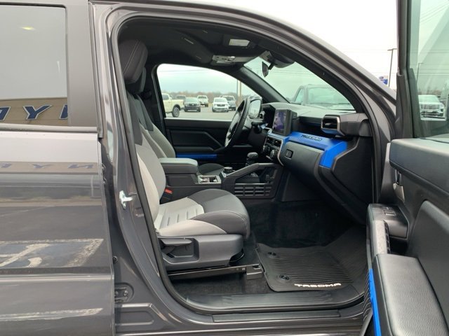 Used 2025 Toyota Tacoma SR5 image 14