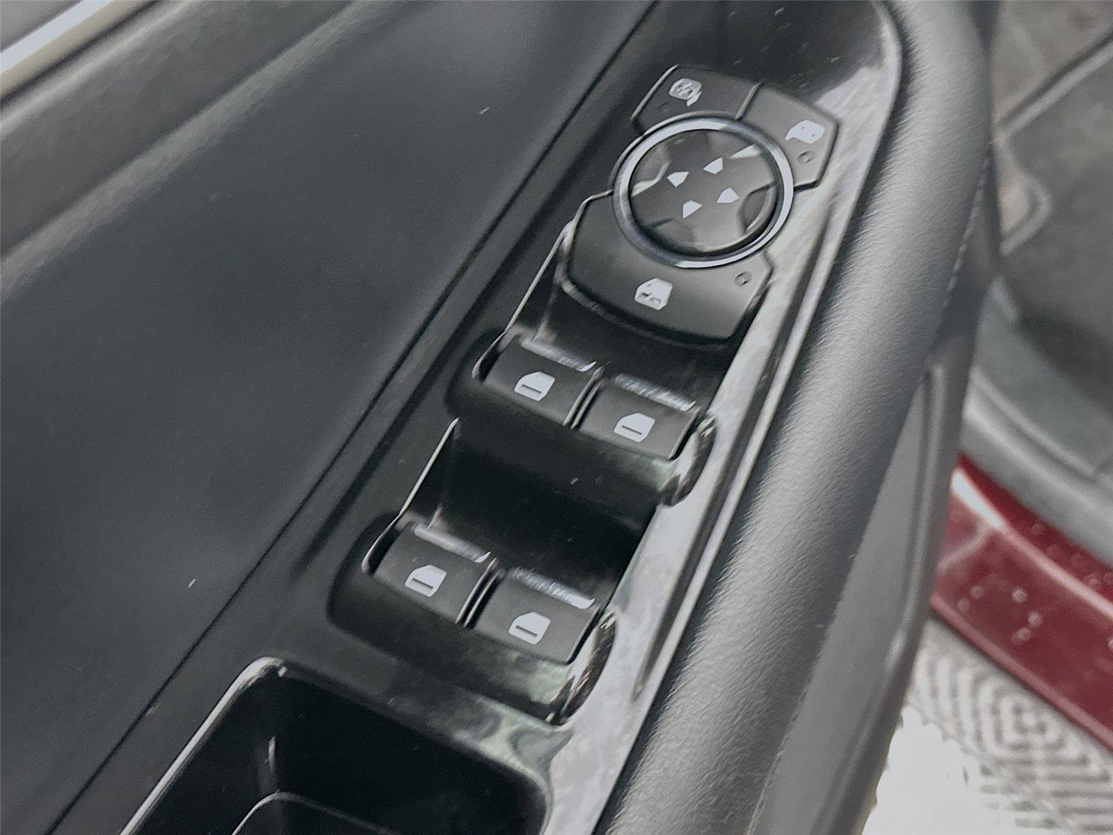 Used 2018 Ford Edge SEL w/ Equipment Group 201A image 18