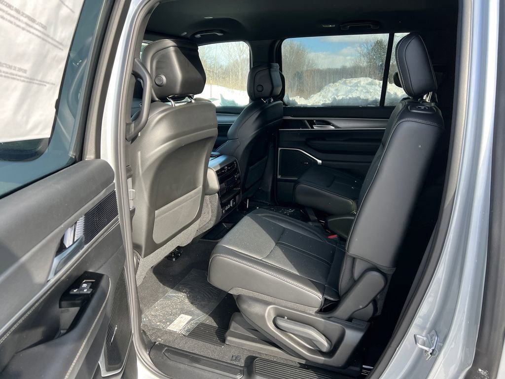 New 2026 Jeep Grand Wagoneer 4WD w/ HD Trailer Tow Package image 33