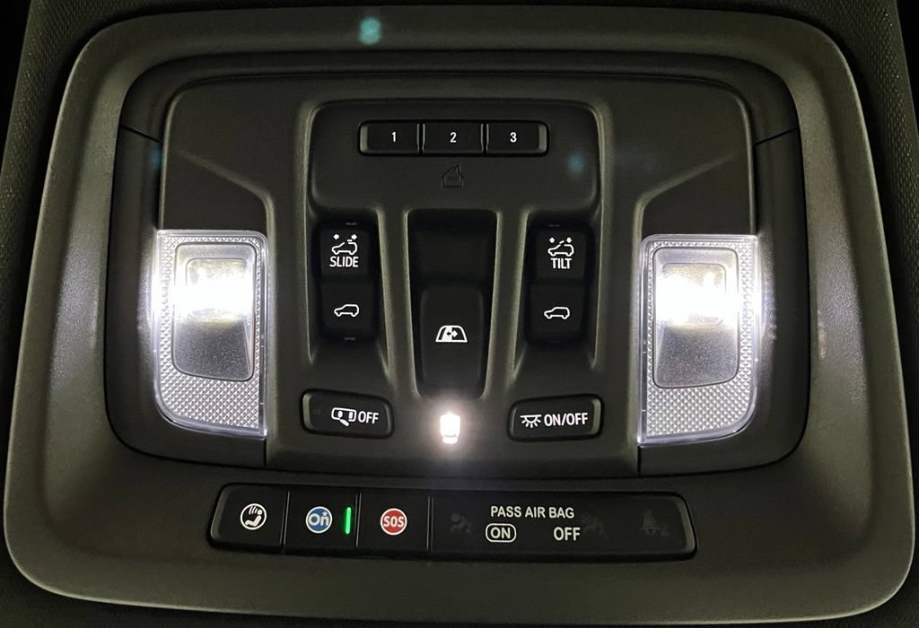 Used 2024 GMC Sierra 3500 AT4 w/ Technology Package AWD/4WD image 37