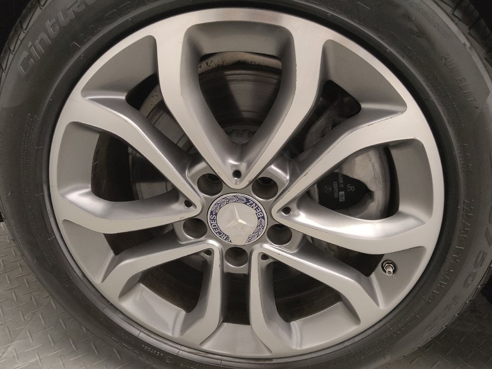Used 2016 Mercedes-Benz C 300 4MATIC Sedan w/ Multimedia Package image 31