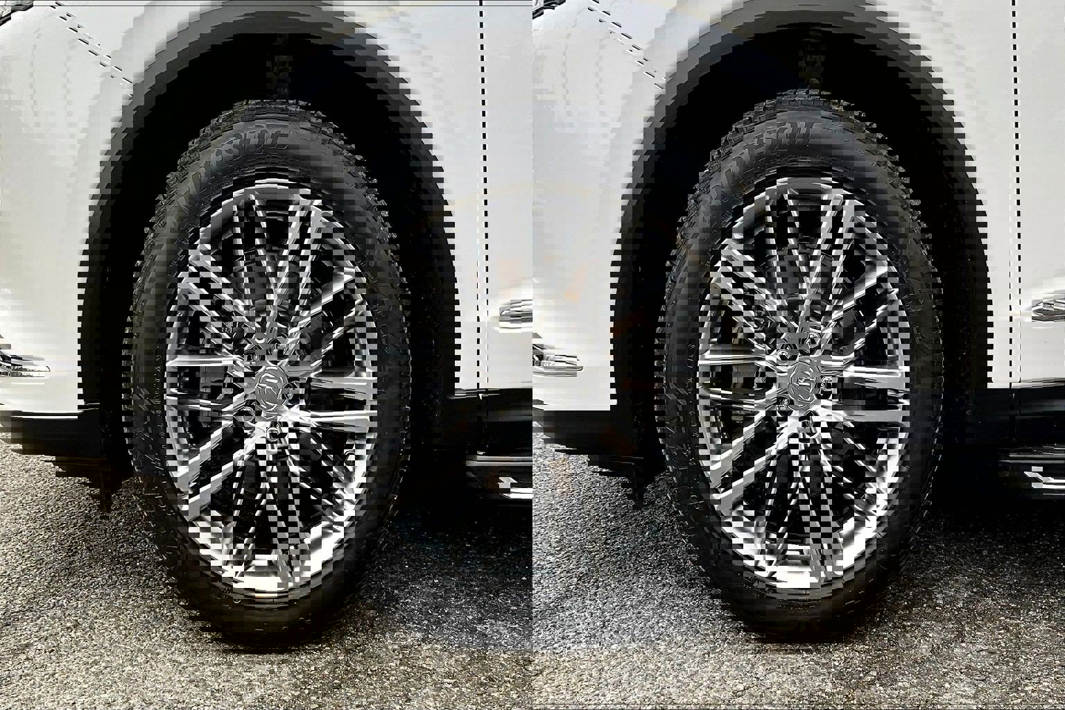 Used 2024 Acura MDX SH-AWD w/ Advance Package image 8