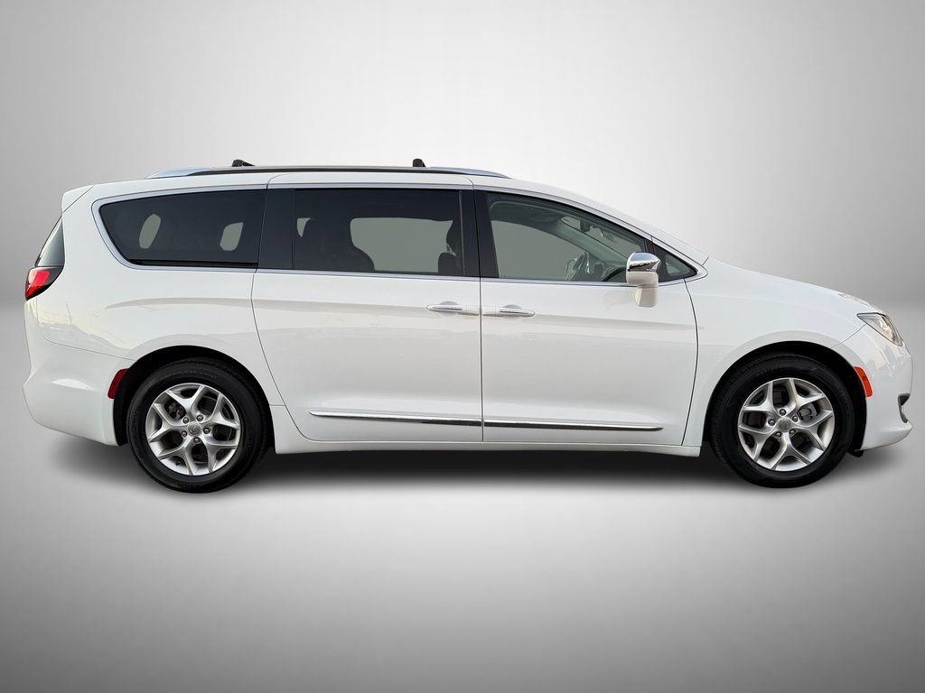 Used 2020 Chrysler Pacifica Limited FWD image 5