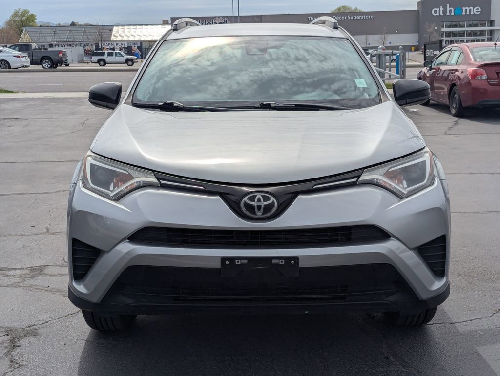 Used 2017 Toyota RAV4 LE FWD image 10