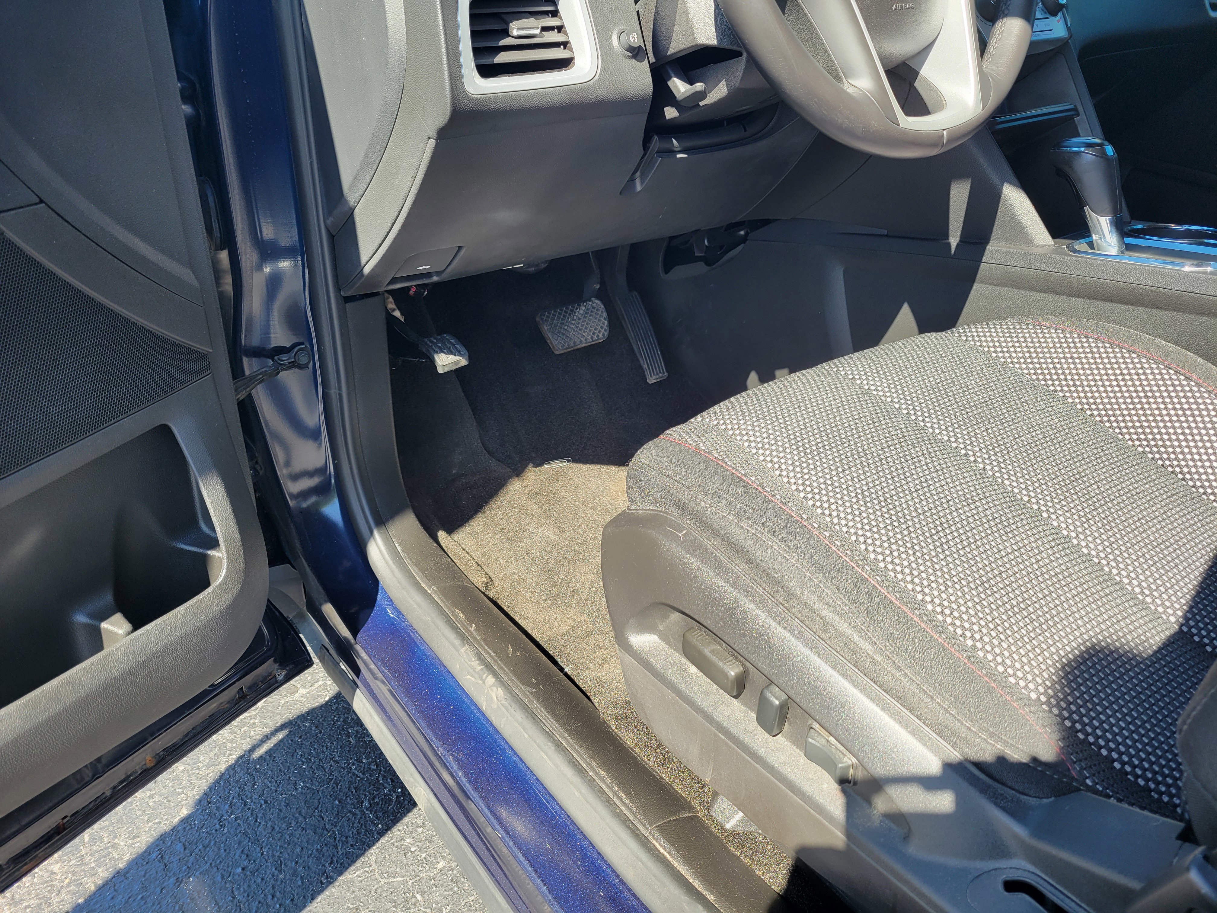 Used 2017 Chevrolet Equinox LT w/ Convenience Package FWD image 23