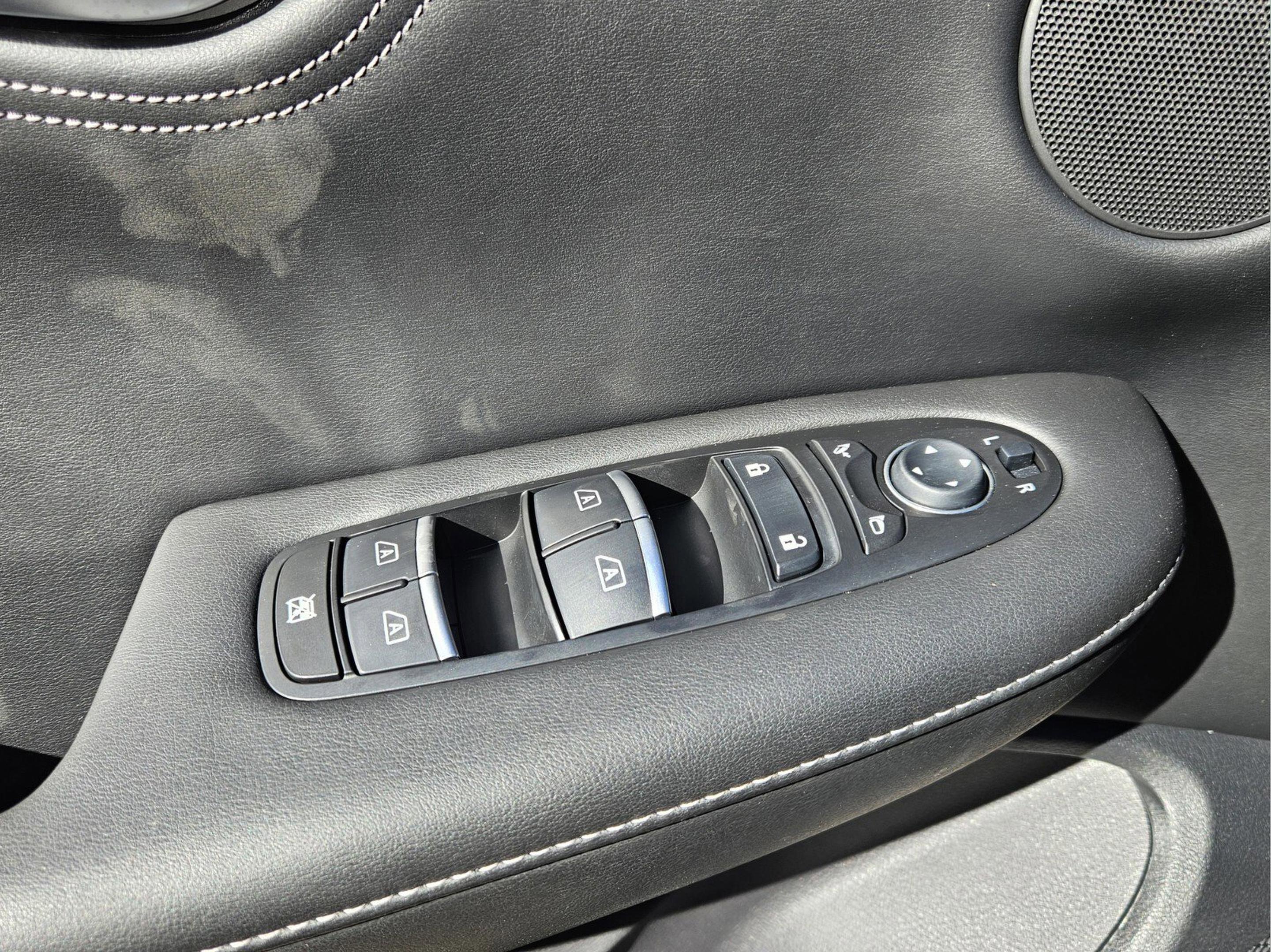 Used 2023 INFINITI QX55 Luxe w/ Cargo Package image 28