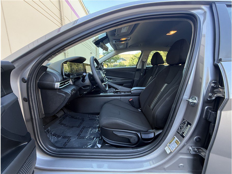 Used 2024 Hyundai Elantra Blue FWD image 7