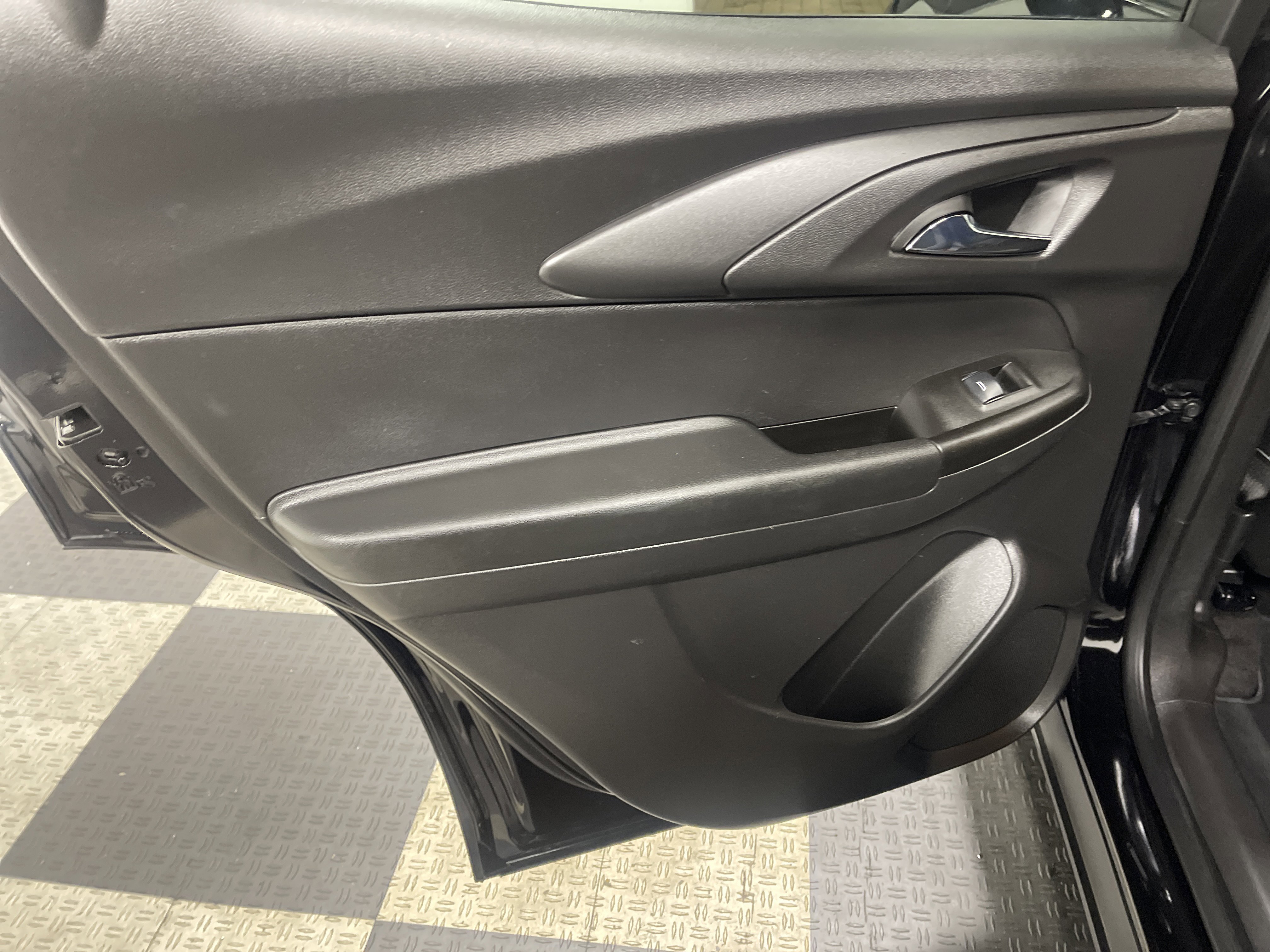 Used 2023 Chevrolet TrailBlazer LT w/ Convenience Package image 15