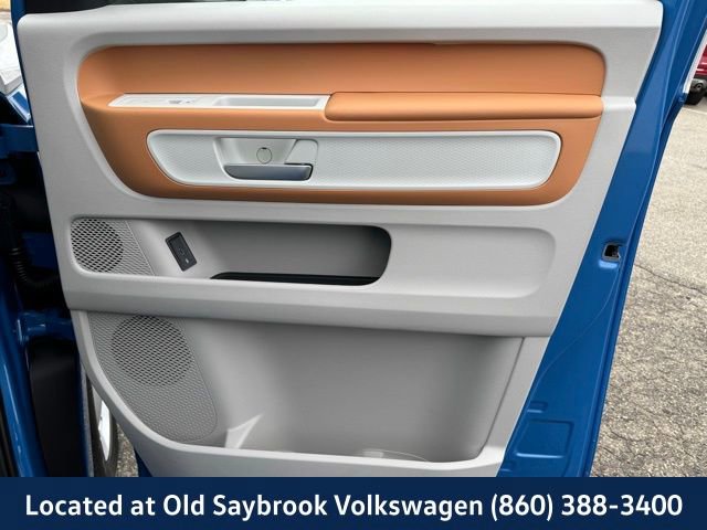 New 2025 Volkswagen ID. Buzz 1st Edition image 27