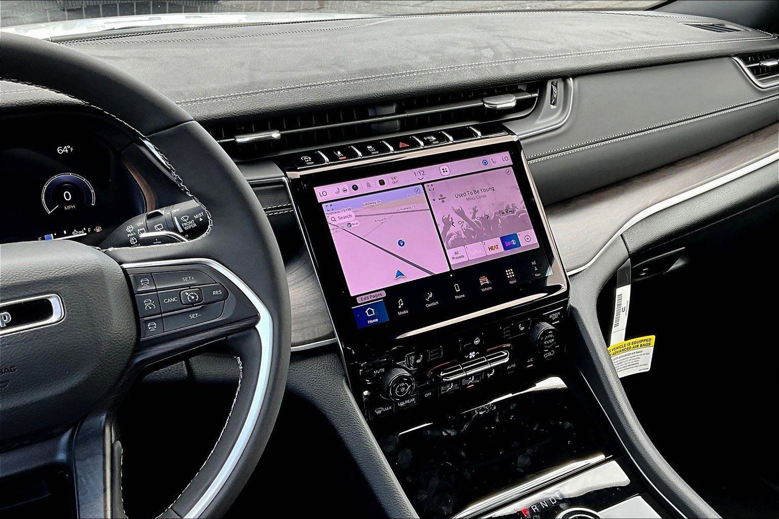 New 2025 Jeep Grand Cherokee Limited w/ Trailer Tow Package image 6