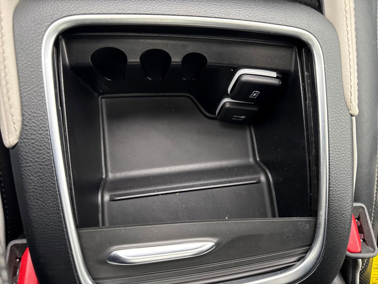 Used 2022 Chrysler Pacifica Limited image 25