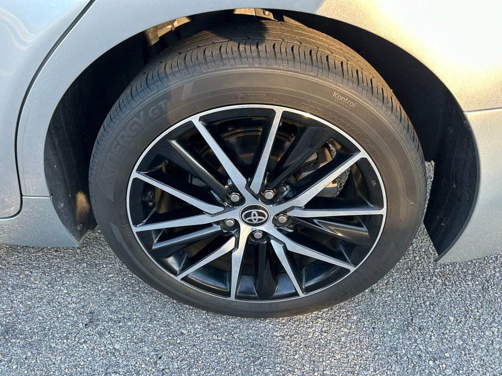 Used 2024 Toyota Camry SE image 9