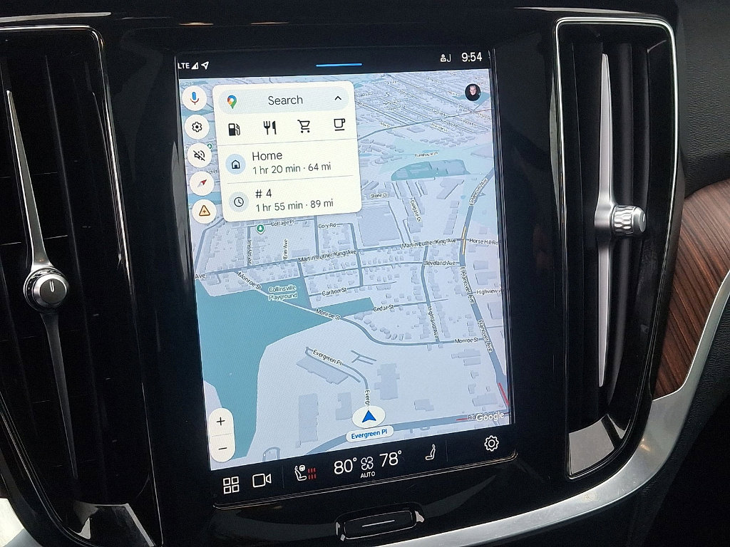 Used 2023 Volvo V60 B5 Cross Country Plus image 20