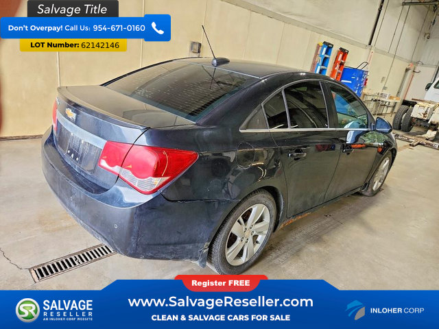 Used 2015 Chevrolet Cruze Diesel w/ Sun And Sound Package FWD image 4