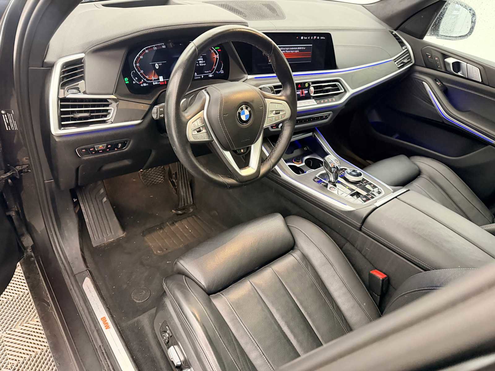 Used 2022 BMW X7 xDrive40i w/ Executive Package image 2