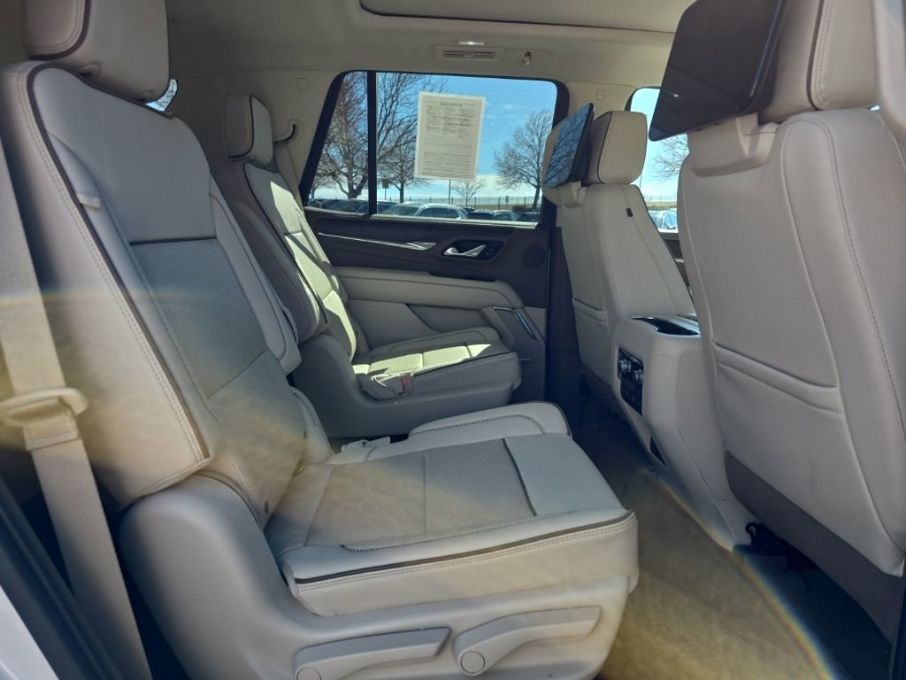 Used 2021 GMC Yukon Denali w/ Denali Premium Package image 22