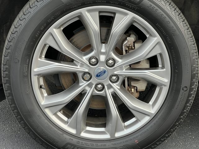 Certified 2024 Ford Explorer XLT w/ Equipment Group 202A AWD/4WD image 9
