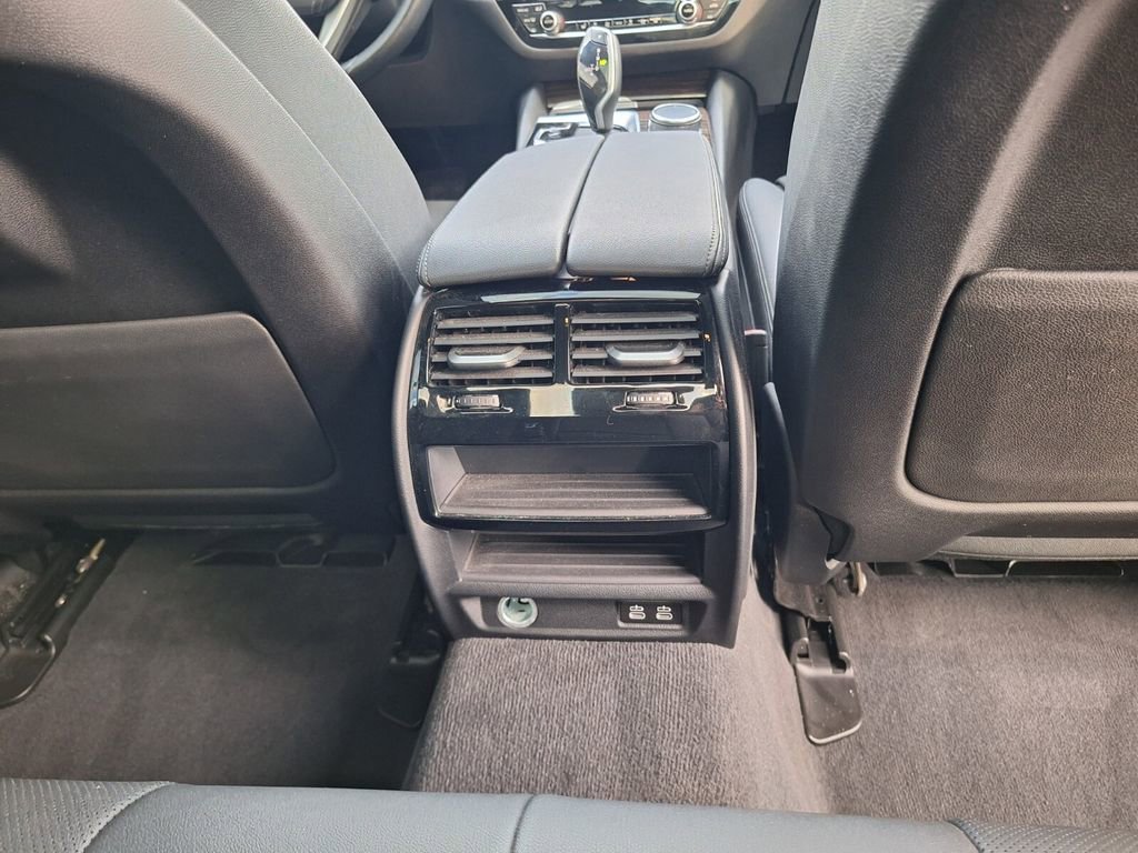 Used 2023 BMW 530i w/ Premium Package image 32
