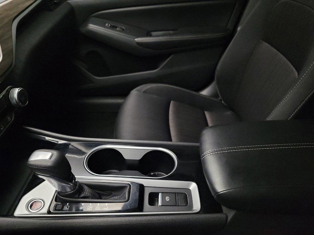 Used 2024 Nissan Altima 2.5 SV image 26