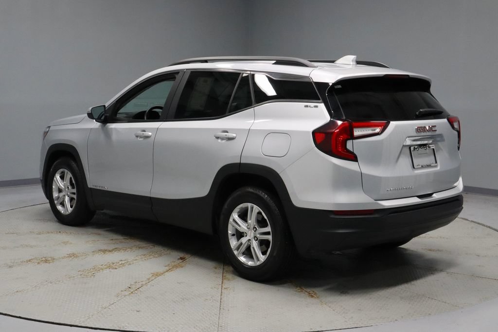 Used 2022 GMC Terrain SLE w/ Driver Convenience Package FWD image 10