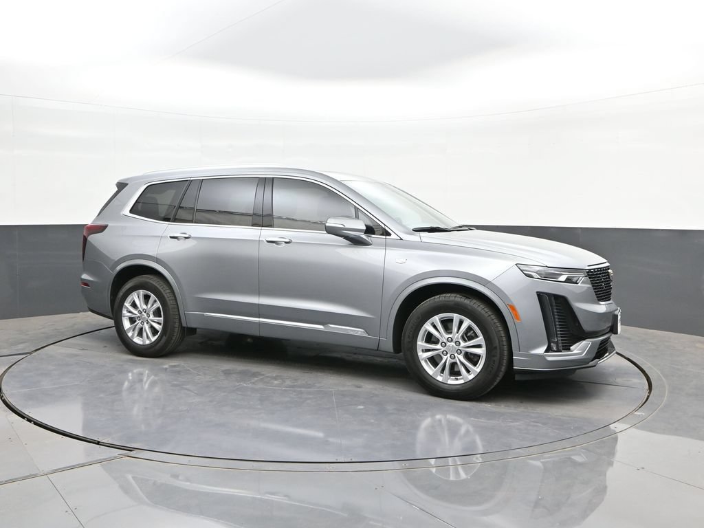 Used 2025 Cadillac XT6 Luxury FWD image 17