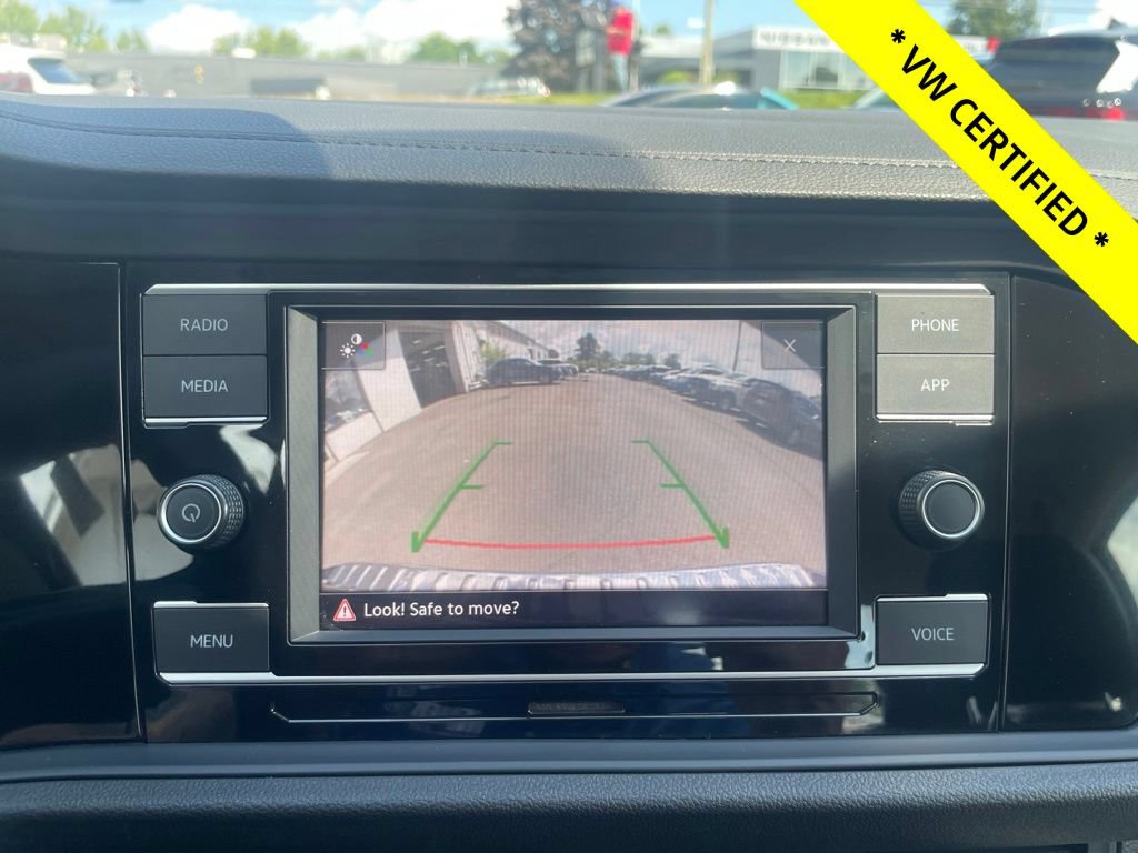 Certified 2022 Volkswagen Jetta SE FWD image 23