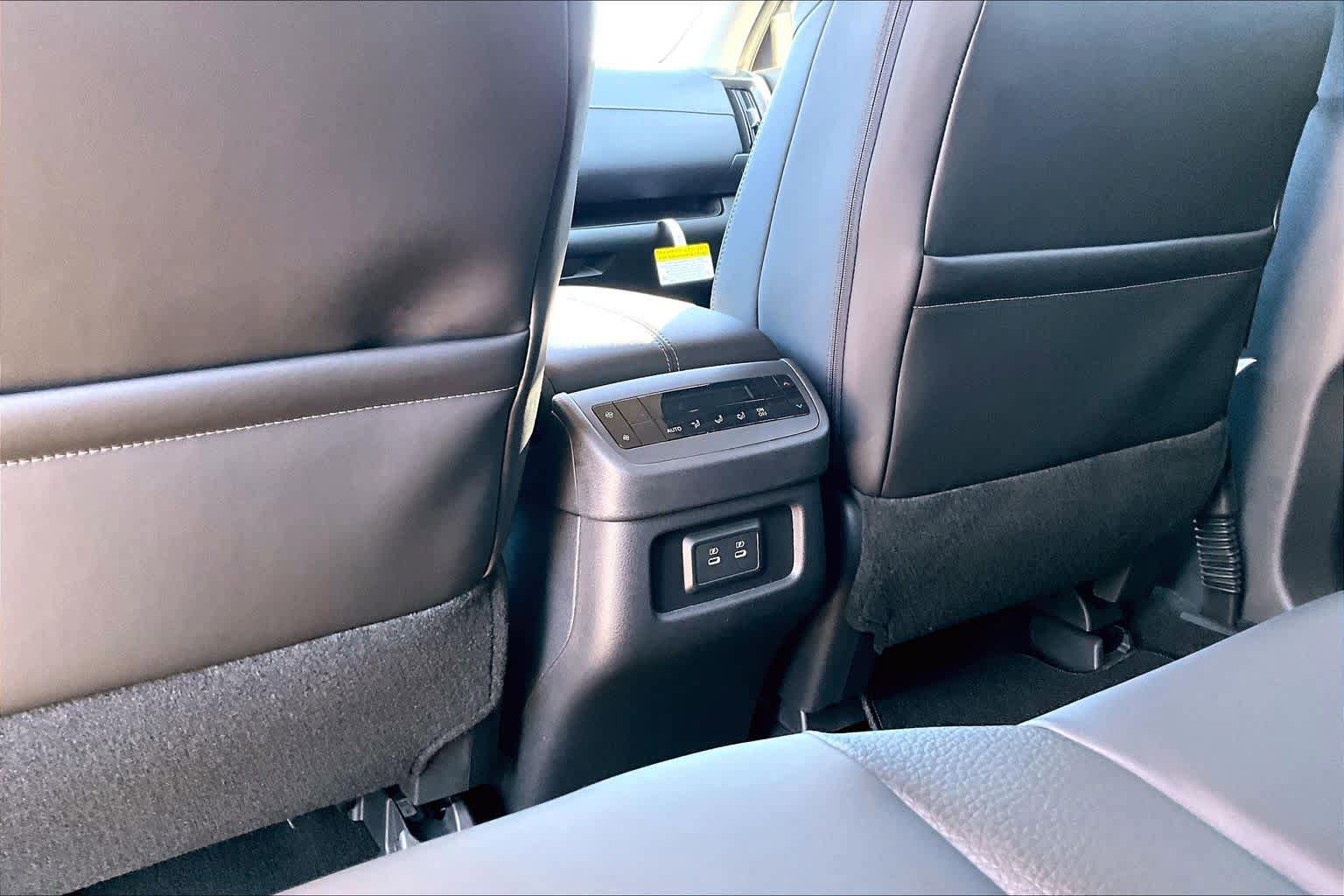 New 2026 Nissan Pathfinder SL FWD image 19
