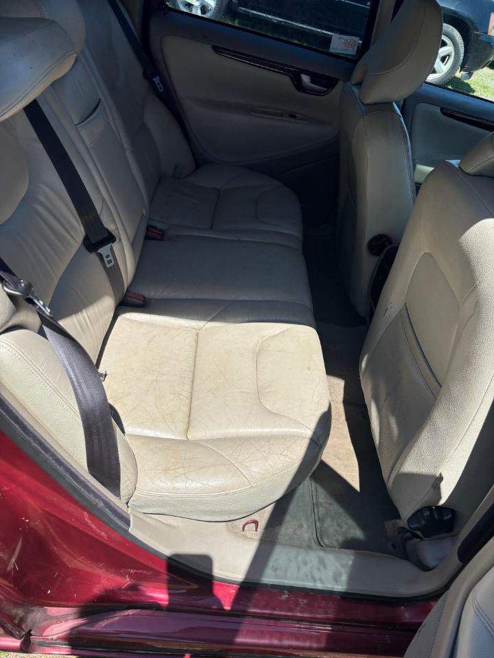 Used 2005 Volvo V70 2.4 FWD image 21