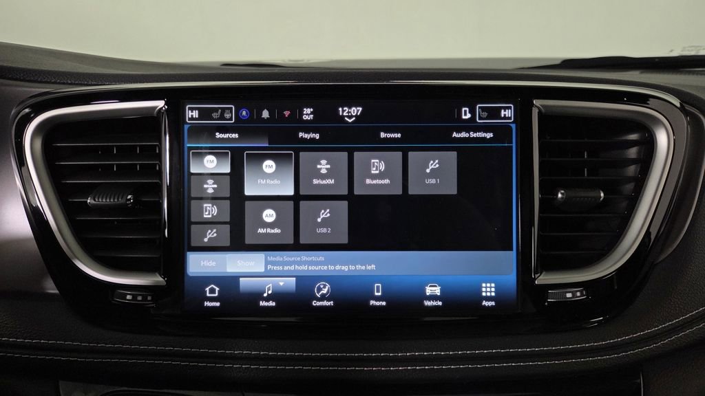 Used 2026 Chrysler Pacifica Select image 24