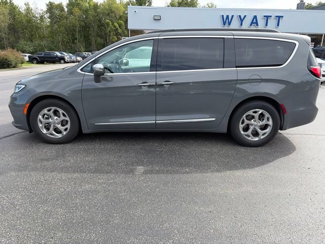 Used 2022 Chrysler Pacifica Limited FWD image 7