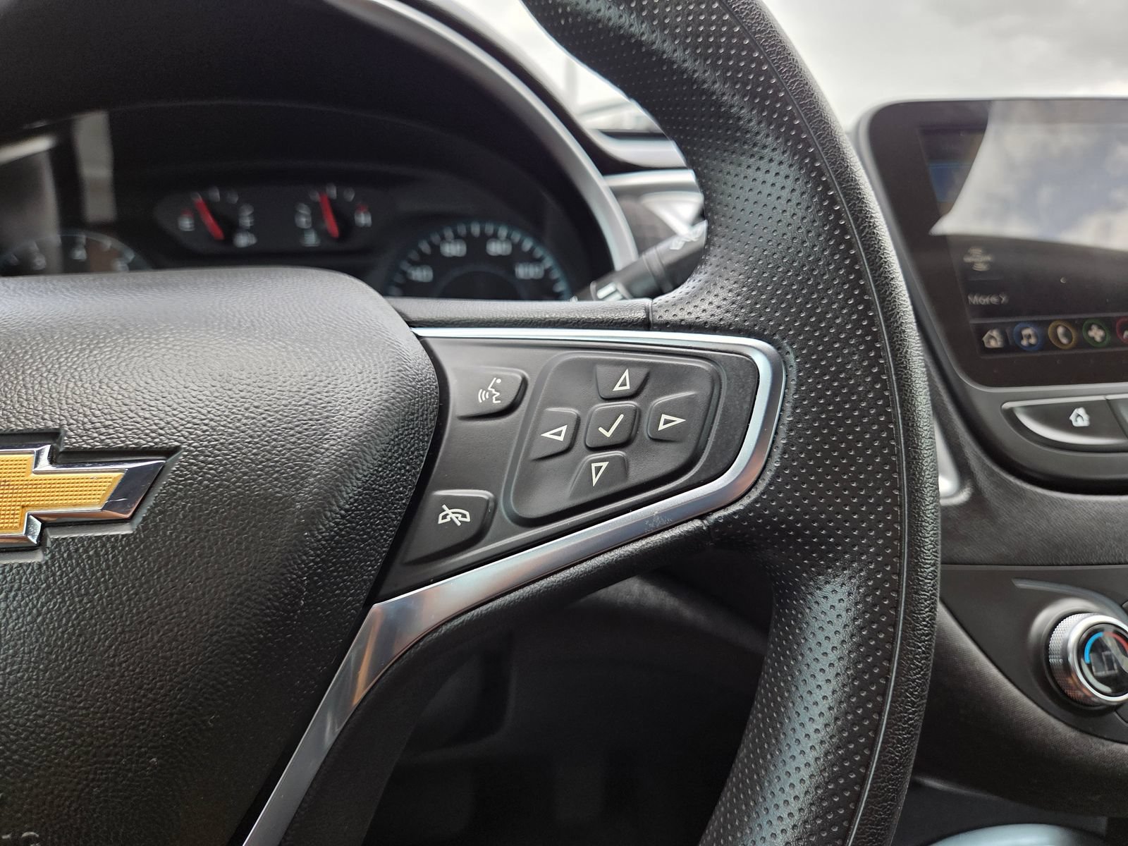 Used 2024 Chevrolet Malibu LT FWD image 47
