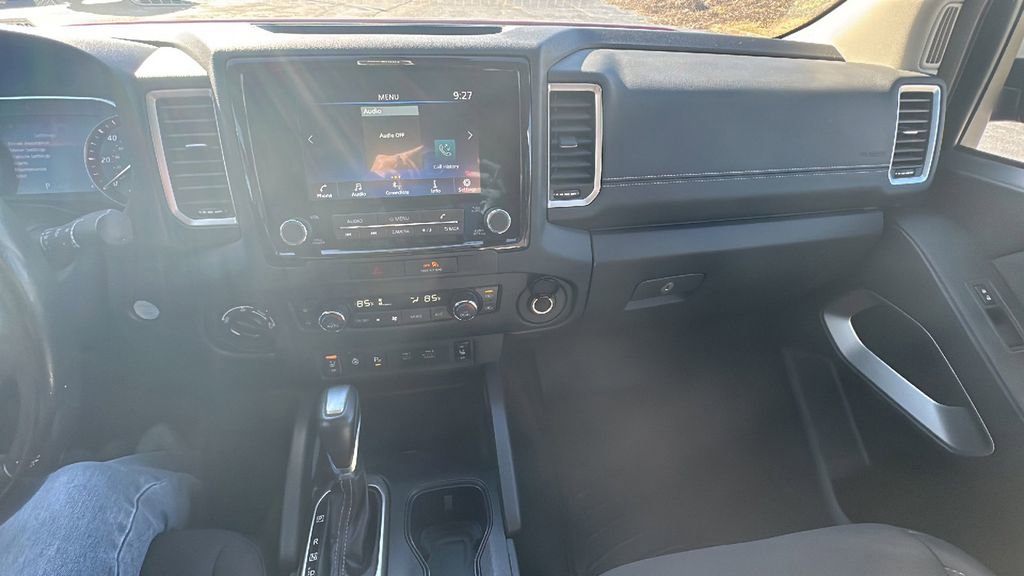 Used 2022 Nissan Frontier SV image 16