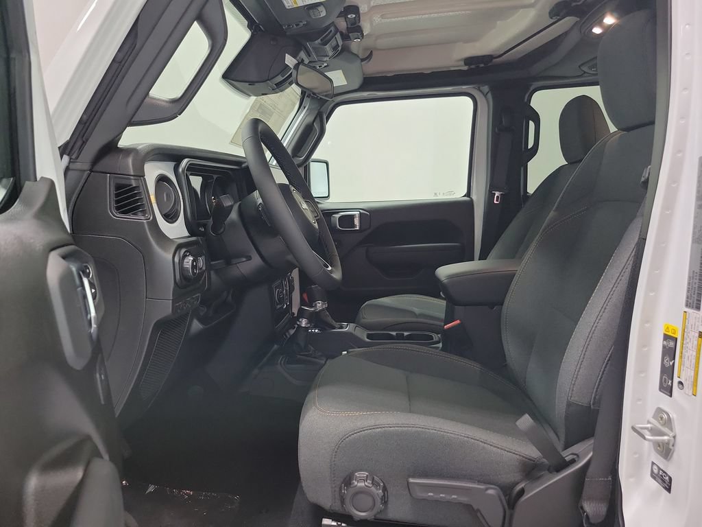 New 2026 Jeep Gladiator Sport AWD/4WD image 10