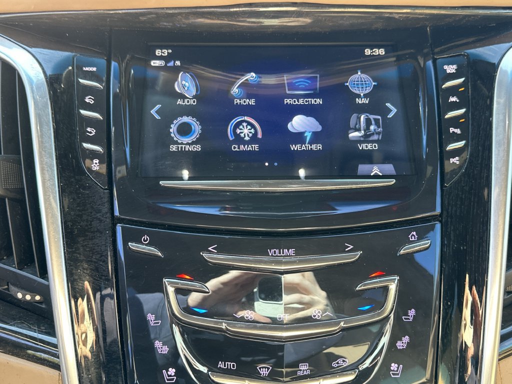 Used 2018 Cadillac Escalade ESV Platinum AWD/4WD image 11