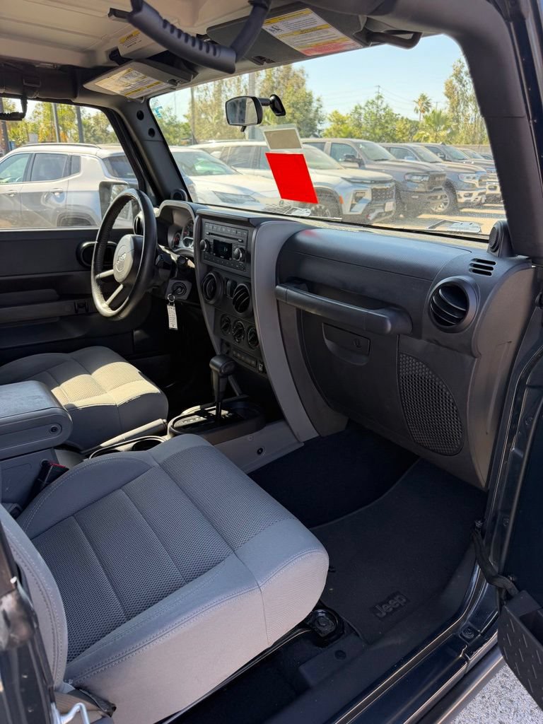 Used 2007 Jeep Wrangler Rubicon w/ Dual Top Group AWD/4WD image 5
